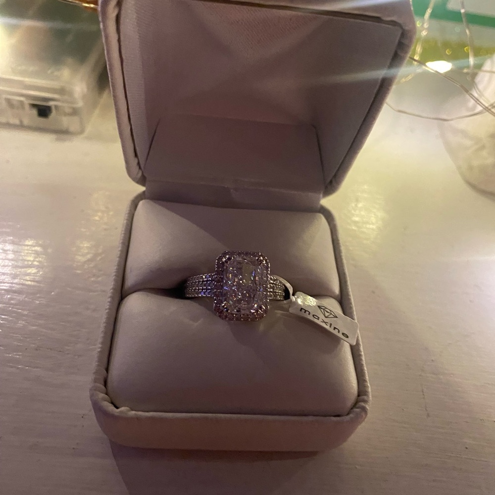 Maxine 925 Silver Ring With Simulated Diamond Siz… - image 1